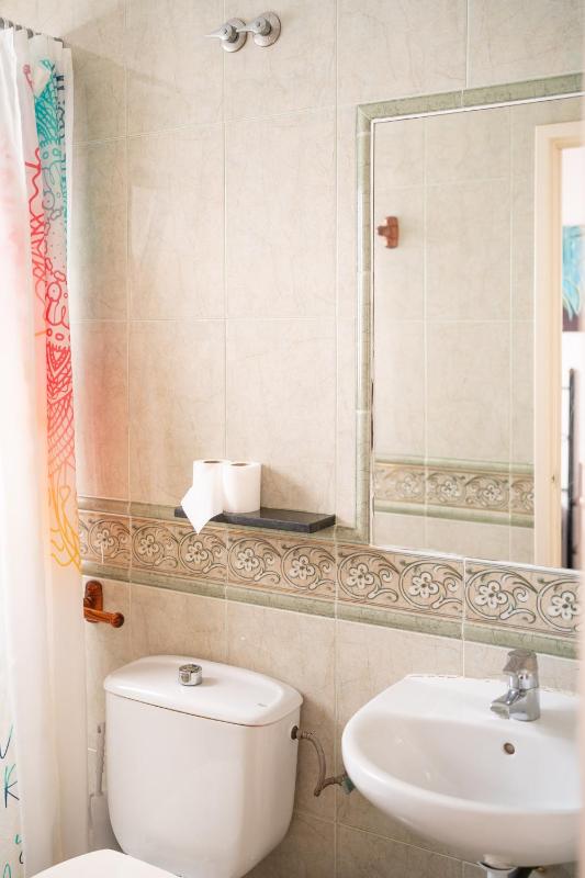 Standard Single Room image 4