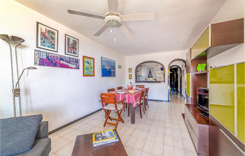 2 Bedroom Gorgeous Apartment In Miami Platja - image 20