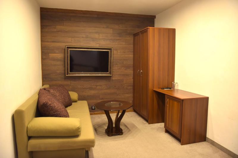 Hotel Rothmans-Breakfast - Free parking - Lobby - image 3