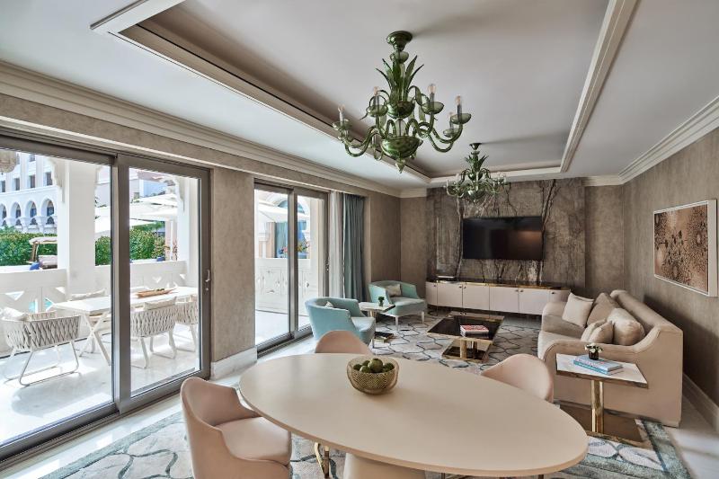 Club Villa image 3