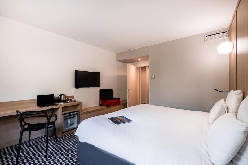 Classic Room with 1 Double Bed and access to the Spa image 1