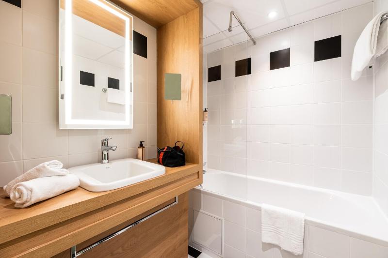 Classic Room with 1 Double Bed and access to the Spa image 4