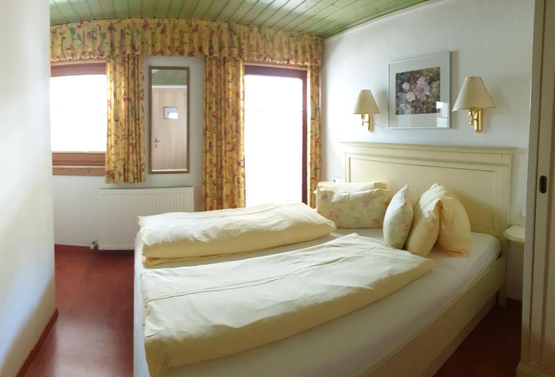 Single Room with Balcony image 4