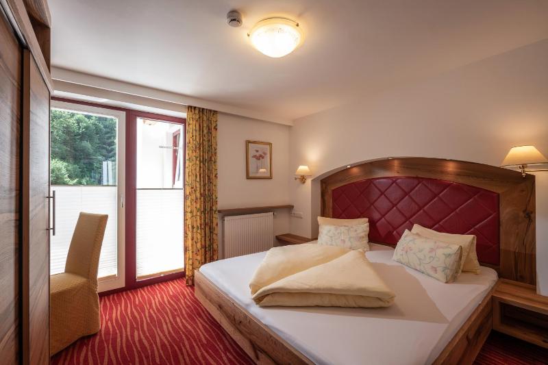 Superior Double Room image 2