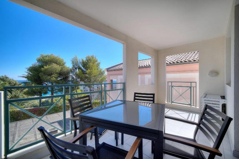 Upstays - Renovated - Sea view - Pool - Patio - image 12