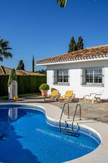 Urb Villa with pool by Costarentals- Ref 139 - image 33