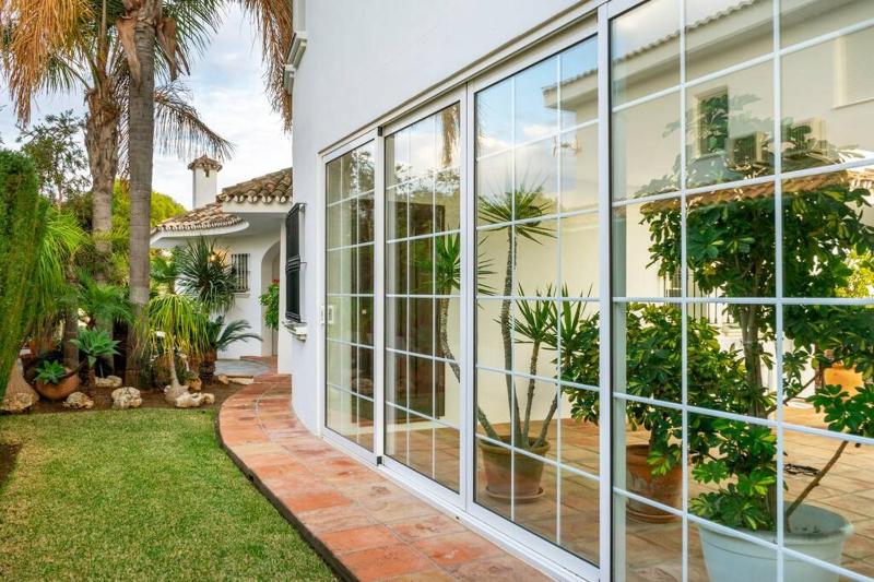 Urb Villa with pool by Costarentals- Ref 139 - image 23