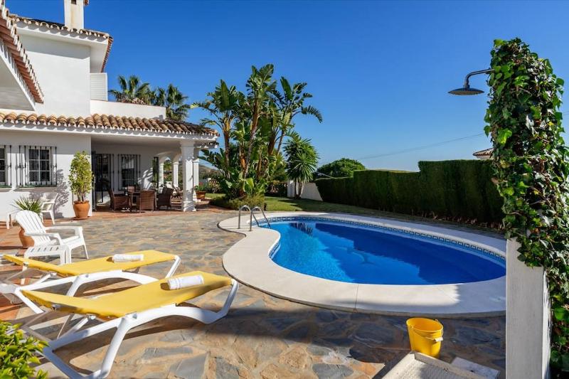 Urb Villa with pool by Costarentals- Ref 139 - image 25