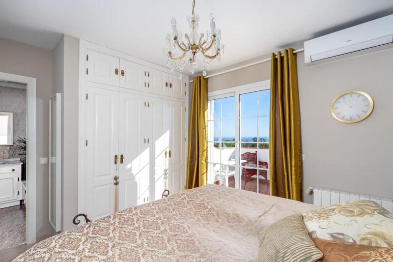 Urb Villa with pool by Costarentals- Ref 139 - image 32