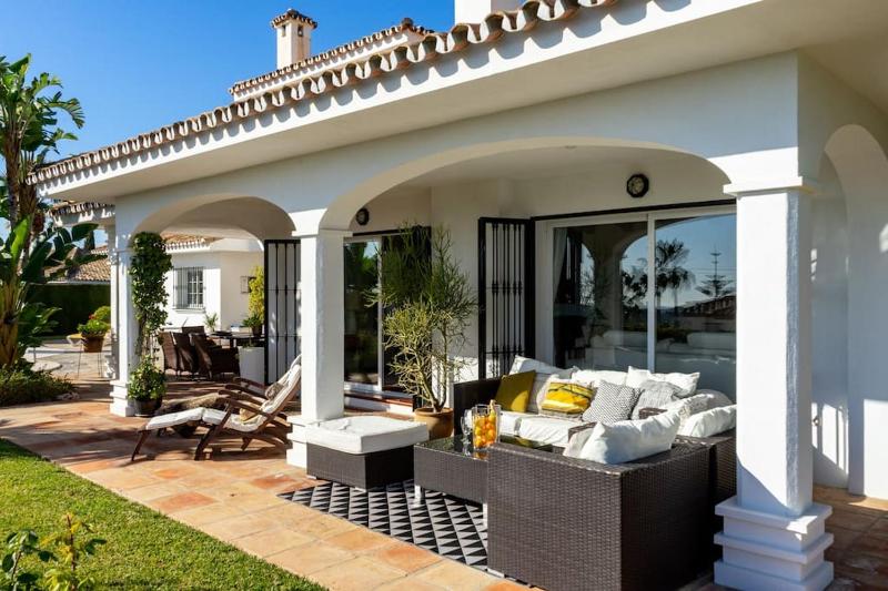 Urb Villa with pool by Costarentals- Ref 139 - image 22