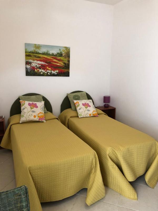 Twin Room image 2