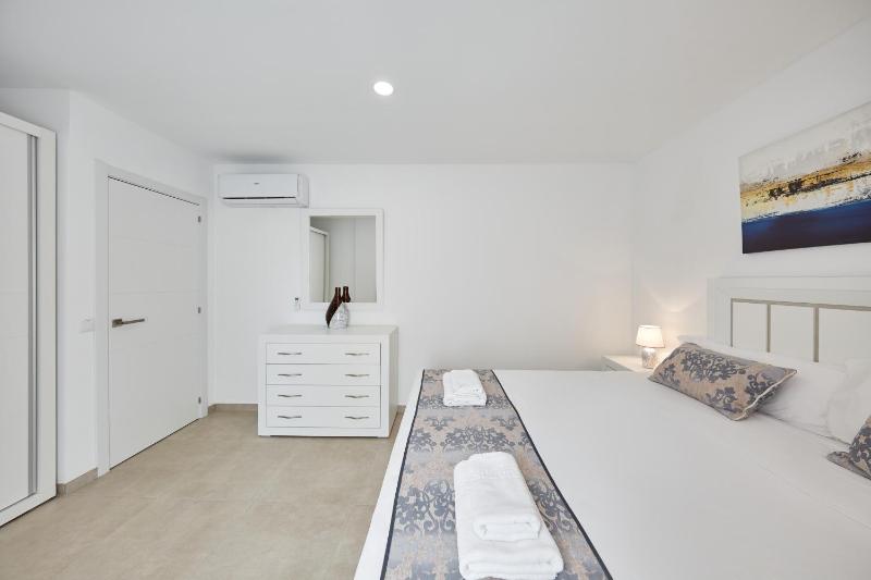 Sonrisa Deluxe Apartments Levante - image 15