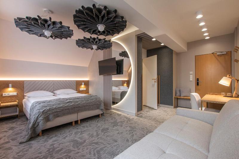 Deluxe Family Room image 1