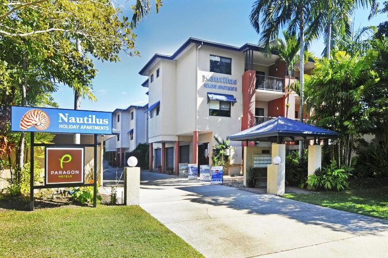 Nautilus Holiday Apartments - image 1