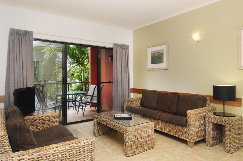 Nautilus Holiday Apartments - image 10