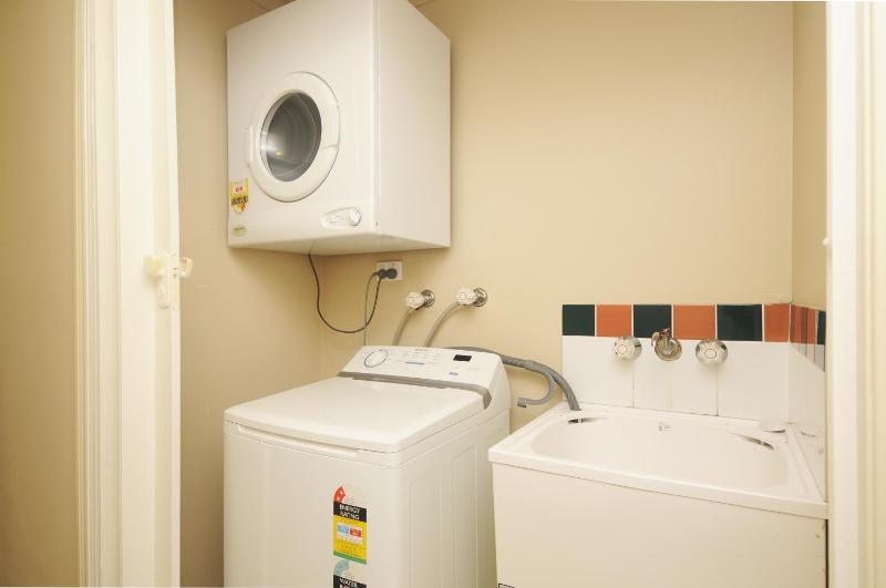 Nautilus Holiday Apartments - image 30