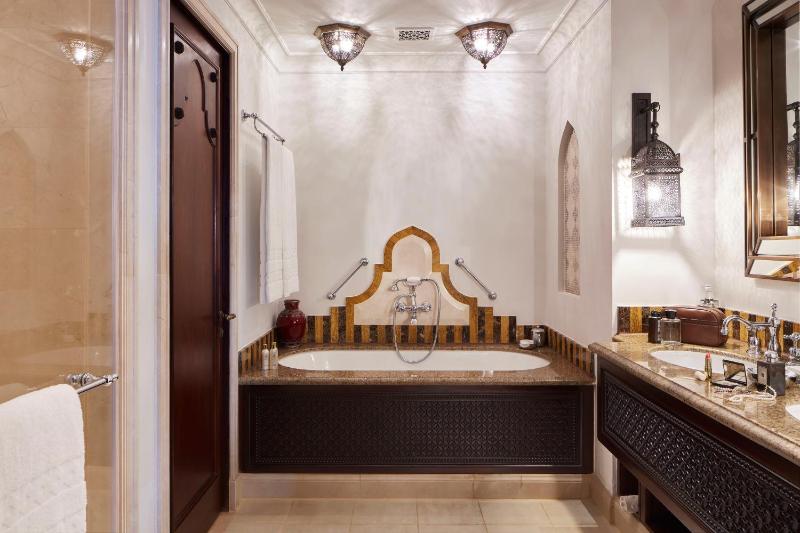 One Bedroom Arabian Suite  - with airport transfers & suite benefits, Wild Wadi Waterpark™ Access image 4