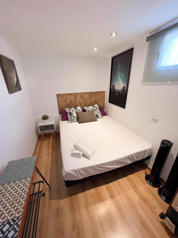 One-Bedroom Apartment image 3