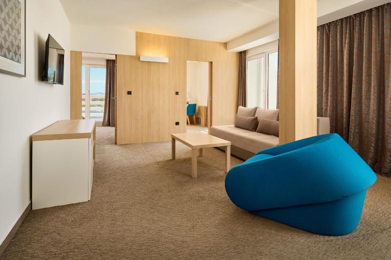 Family Suite with Sea View image 1