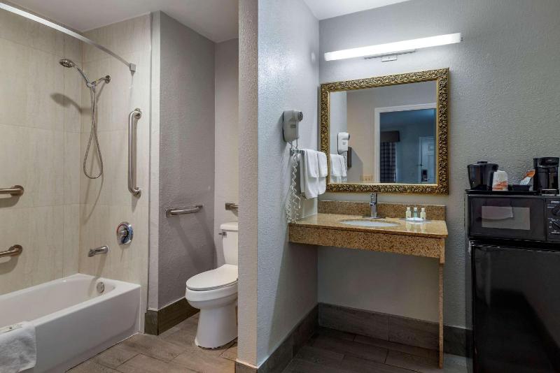 King Room - Accessible/Non Smoking image 2