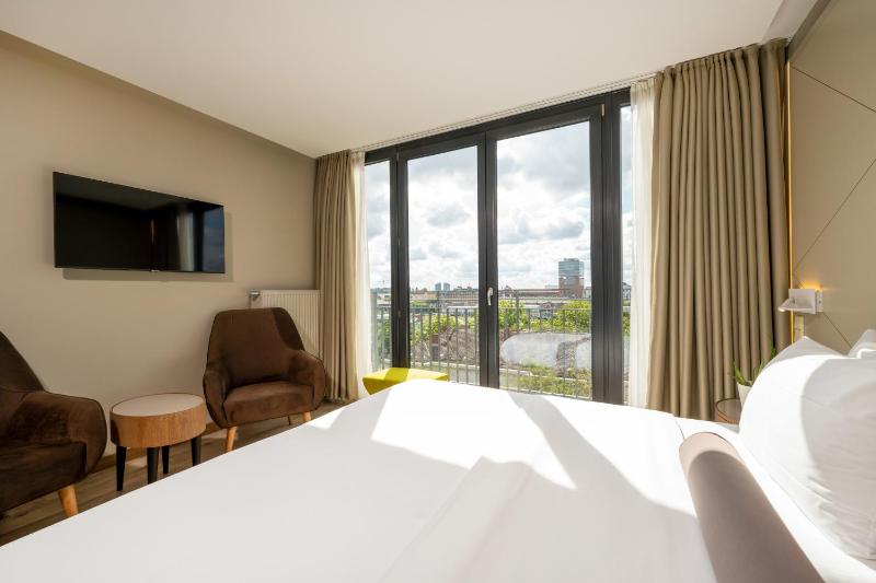 Superior Double or Twin Room image 3