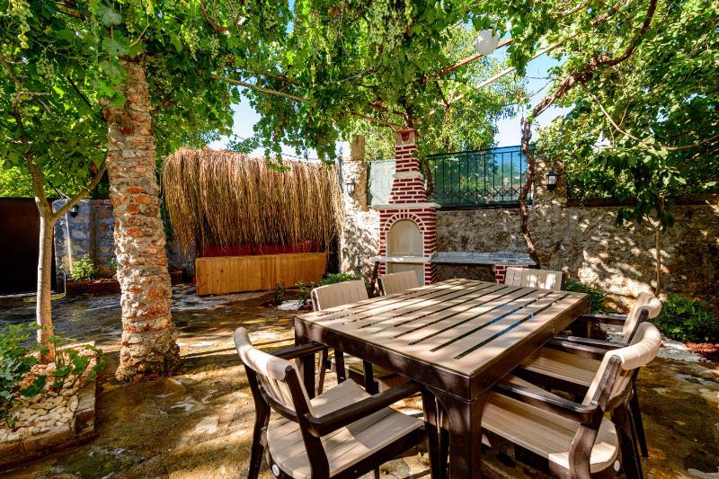 Three-Bedroom Villa image 4