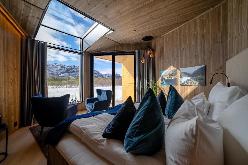 River Room image 4
