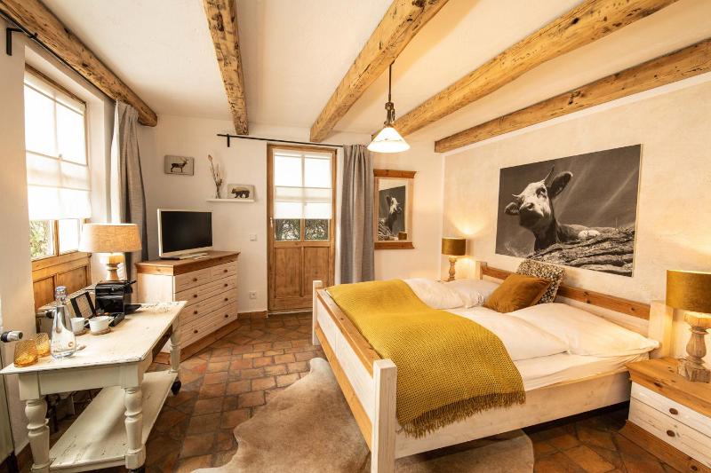 Double Room image 4