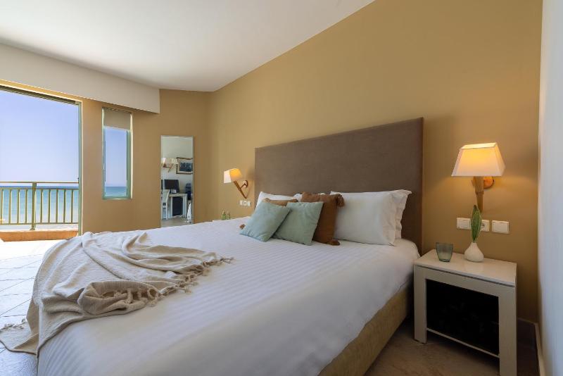 Standard Double Room with Sea View image 1