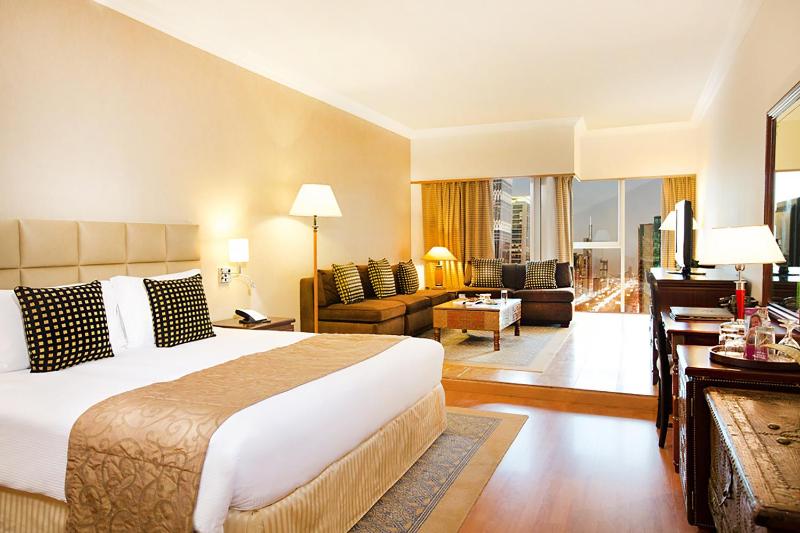 Family Suite with Sheikh Zayed Road View image 1
