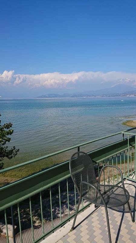 Quadruple Room with Lake View image 4