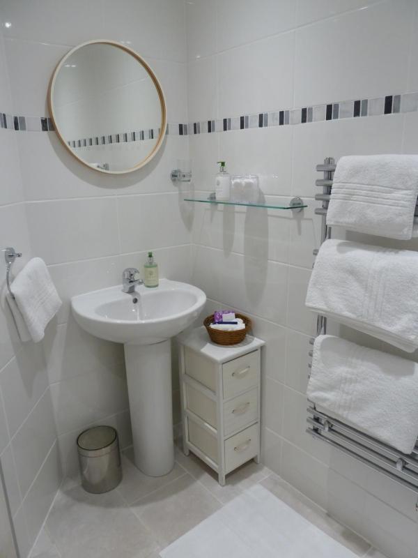 Double Room with Private Bathroom image 4