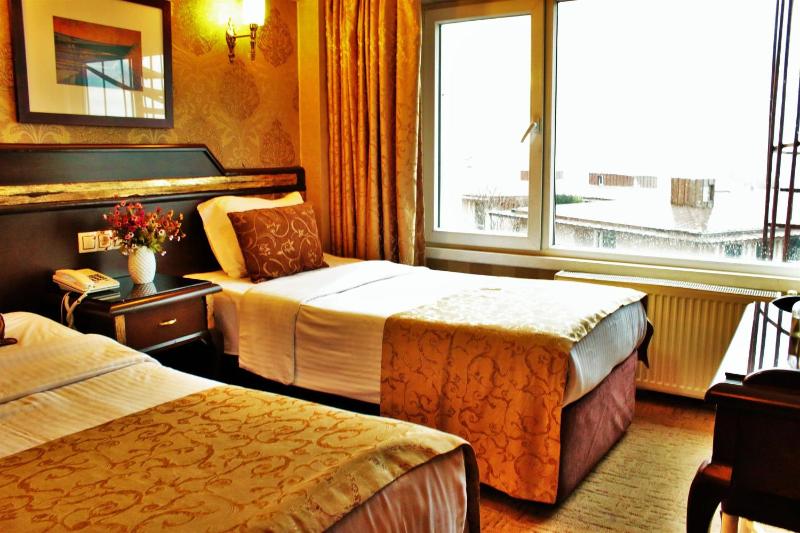 Double Room with Sea View image 2