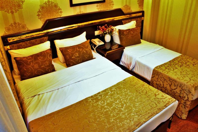 Standard Triple Room image 2