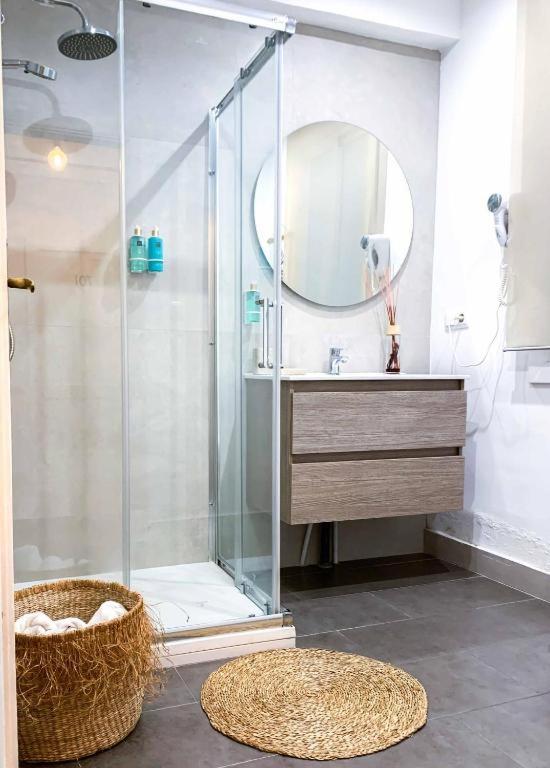 Deluxe Apartment image 2