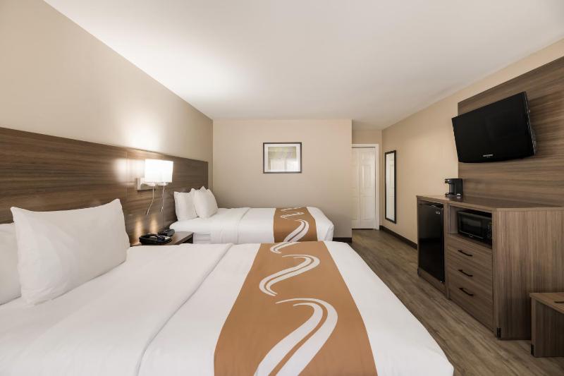 Double Room with Two Double Beds - Non-Smoking image 3