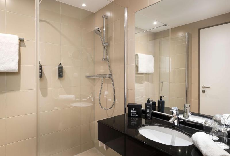 Double Room with Courtyard View image 3
