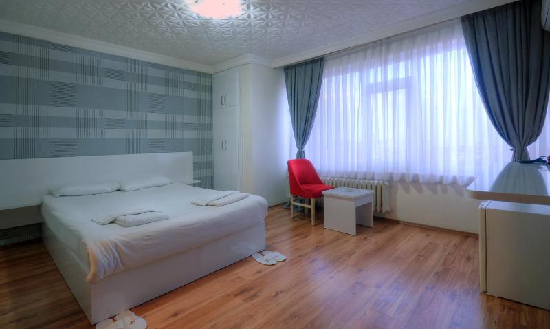 Standard Single Room image 4