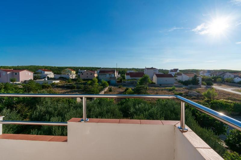 Two-Bedroom Apartment with Balcony and Sea View image 3