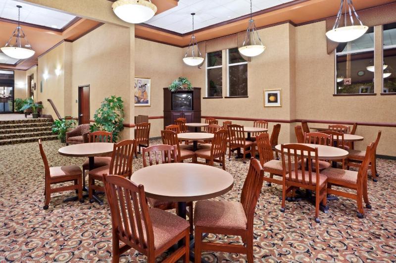 Holiday Inn Express Hotel & Suites Portland-Northwest Downtown By IHG - image 2