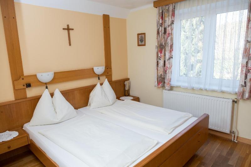 Standard Double Room image 1