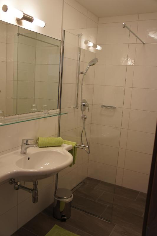 Comfort Two-Bedroom Apartment with Terrace image 3