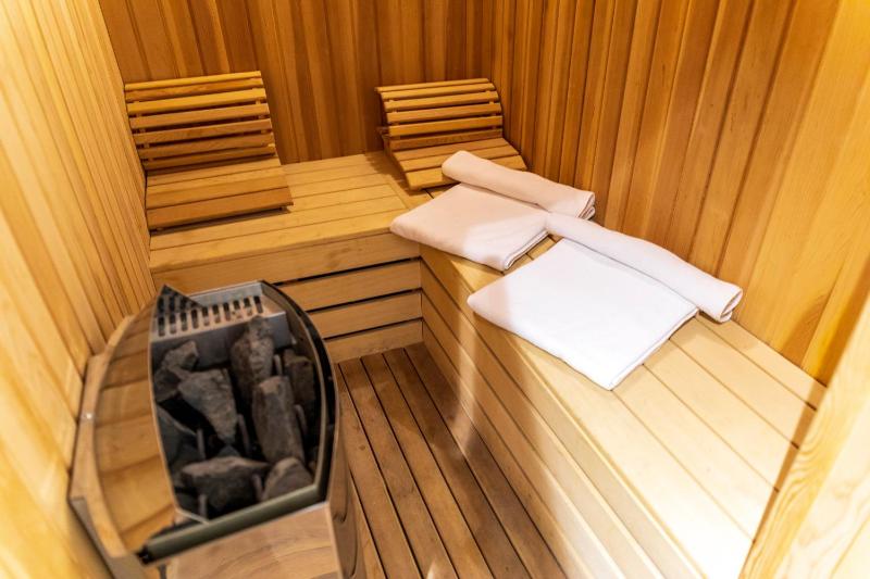 Suite with Sauna image 3