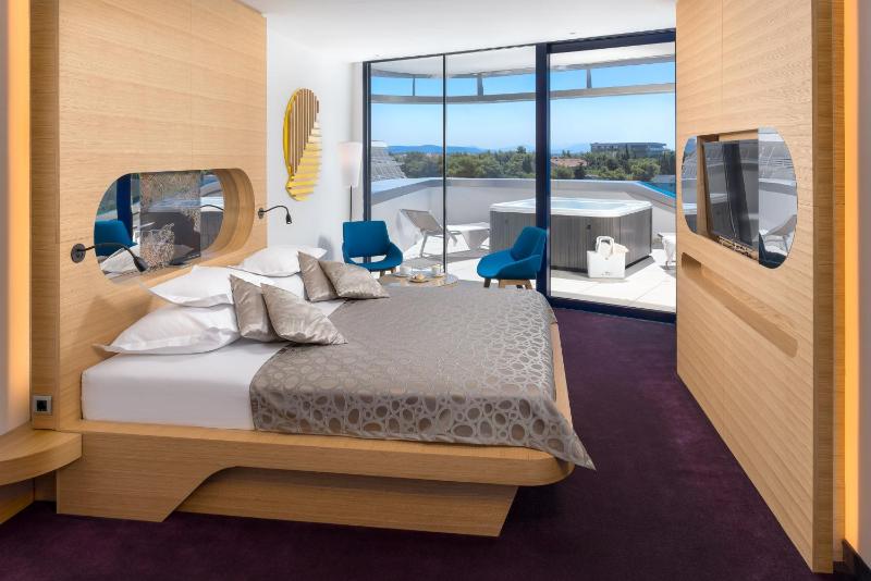Grand Spa Suite with Sea View image 4