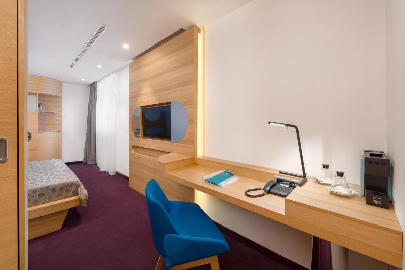 Double Room - Disability Access image 1