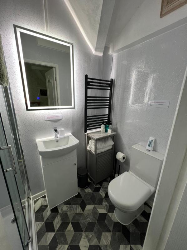 Standard Double Room image 2