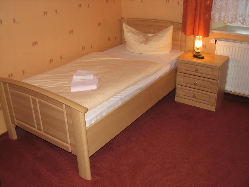 Triple Room with Shower image 1