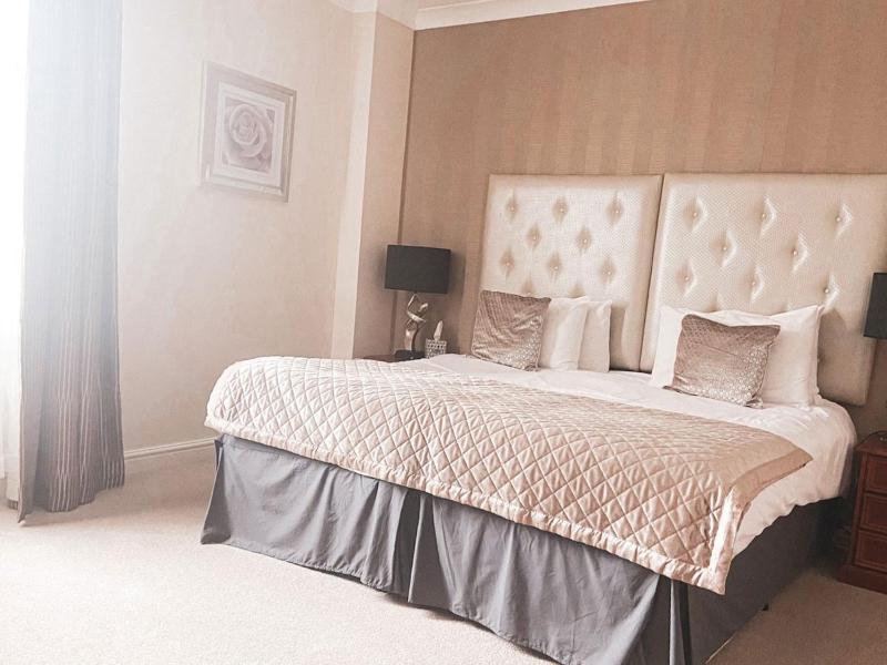 Luxury Double Room image 4