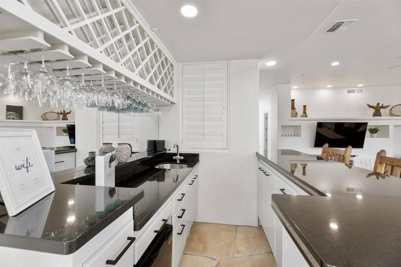 Foothills Home - image 10