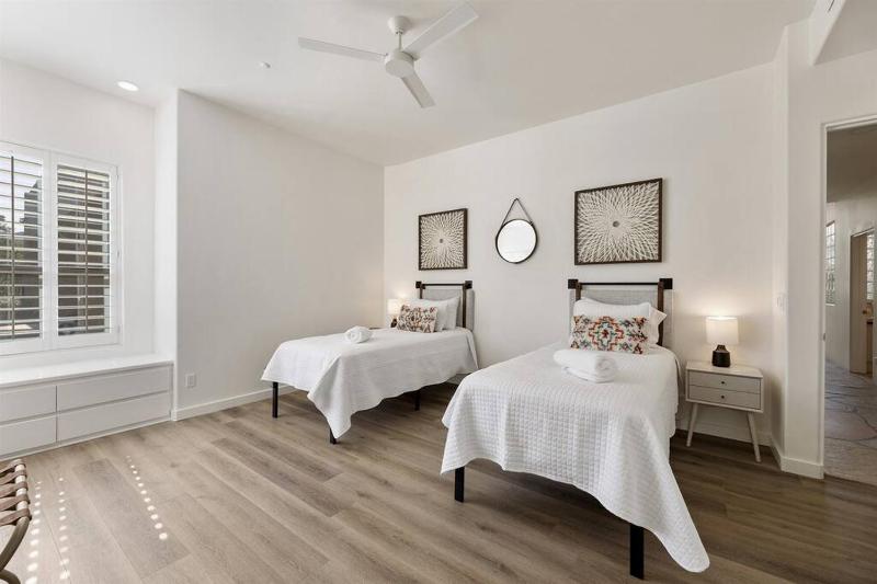 Foothills Home - image 3